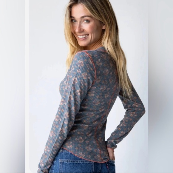 New Natural Life Reagan Thermal Henley ~ Slate Floral Blooms - Picture 2 of 8